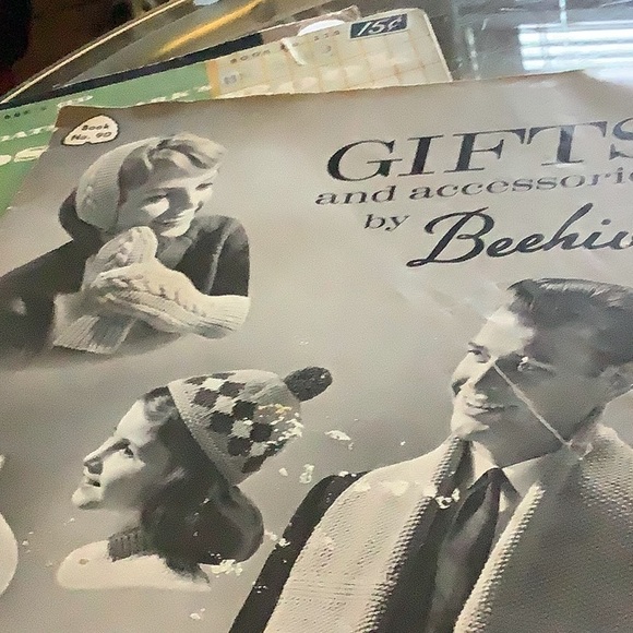 5 Vintage Patons Beehive Knitting Pattern Books - Picture 5 of 5